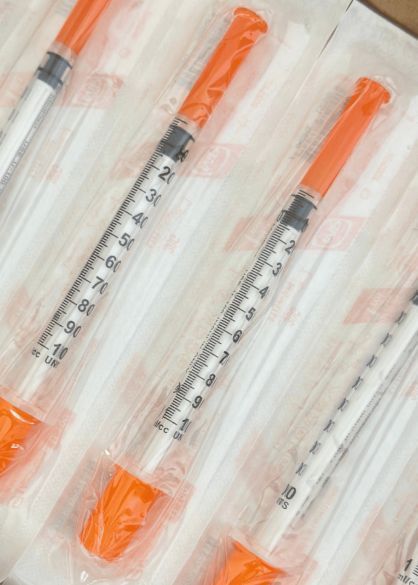 MedPlast 0.3*8 мм 1 мл U-100 Інсуліновий шприц з інтегрованою голкою 30G (упаковка 100 шт) 003257 фото